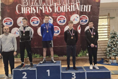 1765658989424_576x768