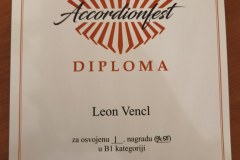 IMG-6a2b63b0fed0813c8fe2e6cac7607ef9-V_576x768