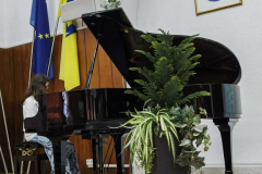 IMG-4c31dda3ab83c1f3a8e497c23ddaf1f4-V_576x768