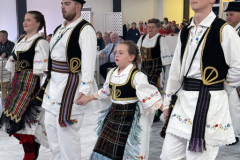 IMG-9fa59560179a346a32b76fbc5e5030b1-V_512x683