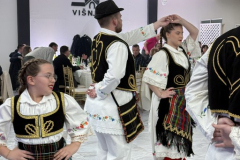 IMG-a1af06a79888ae5e4cb18c0b60535eb2-V_512x683