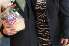 IMG-63dd64ce3c709b53a0eda1daa870ad10-V_384x683