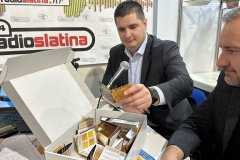 IMG-c6d411d02dde102891cbe860aa1f7ac2-V_1024x576