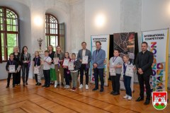IMG-efbf29ac47ef906735374de23698b155-V_1024x681