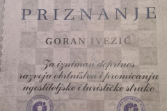 587952845_1444928137405521_4487761331382632650_n_435x768