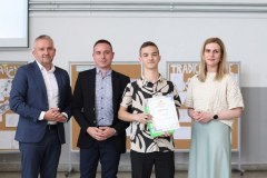 502530450_1288806956350974_7914710028453169731_n_512x768