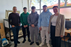 IMG-24de1bce2c2b0009be93e34f5bd81bc9-V_768x768