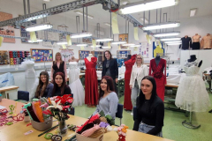 IMG-9a25dea4aa5f432800f34296dfdb95e5-V_768x768