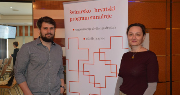 Izložen veliki kurac
