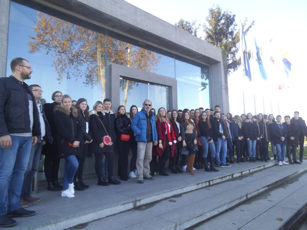 izlazak s supružnikom dok su razdvojeni